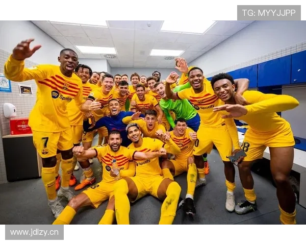 巴萨更衣室怒火烧球员集体发声